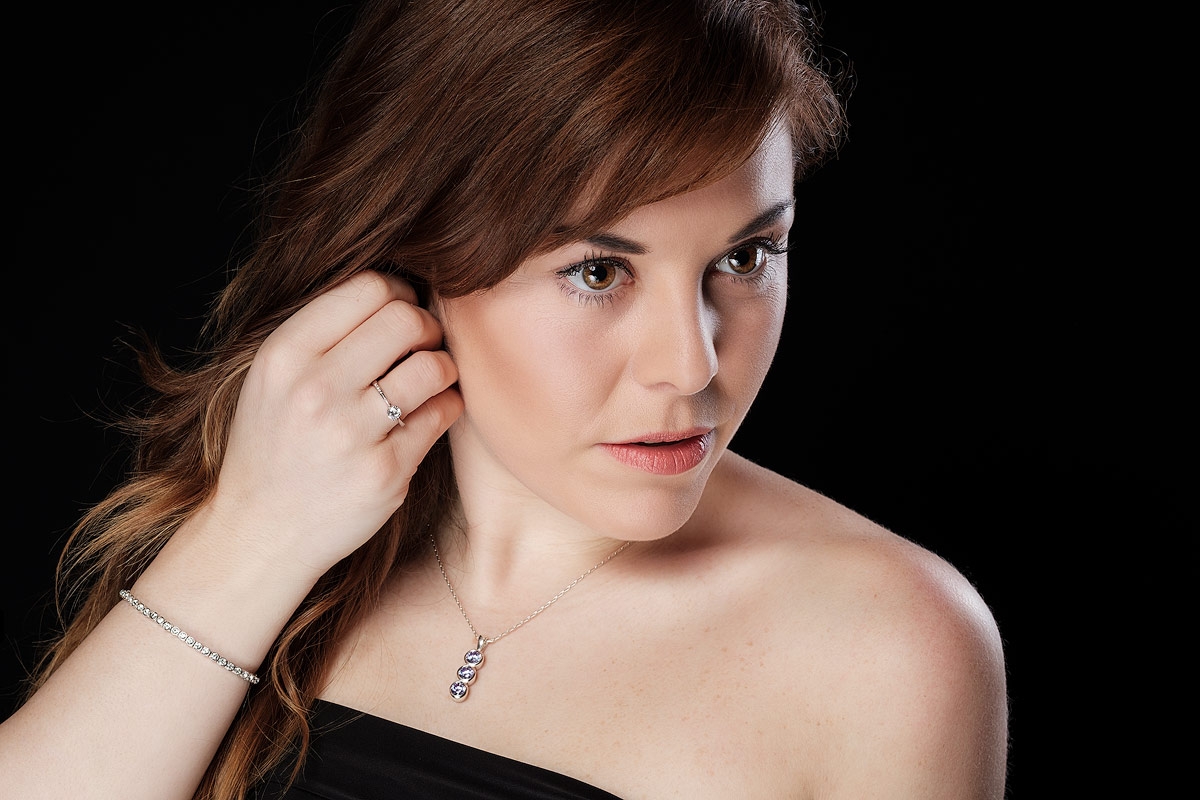 Jewellery model Aimee looking off-camera