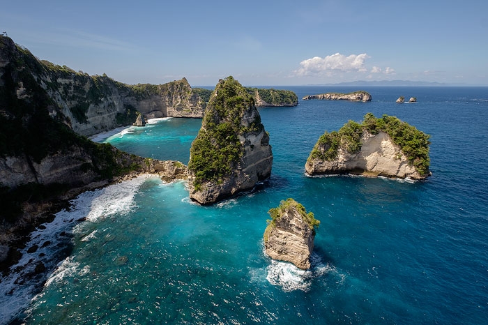 Thousand Island viewed from Batu Molenteng Tree House on Nusa Penida, Indonesia.